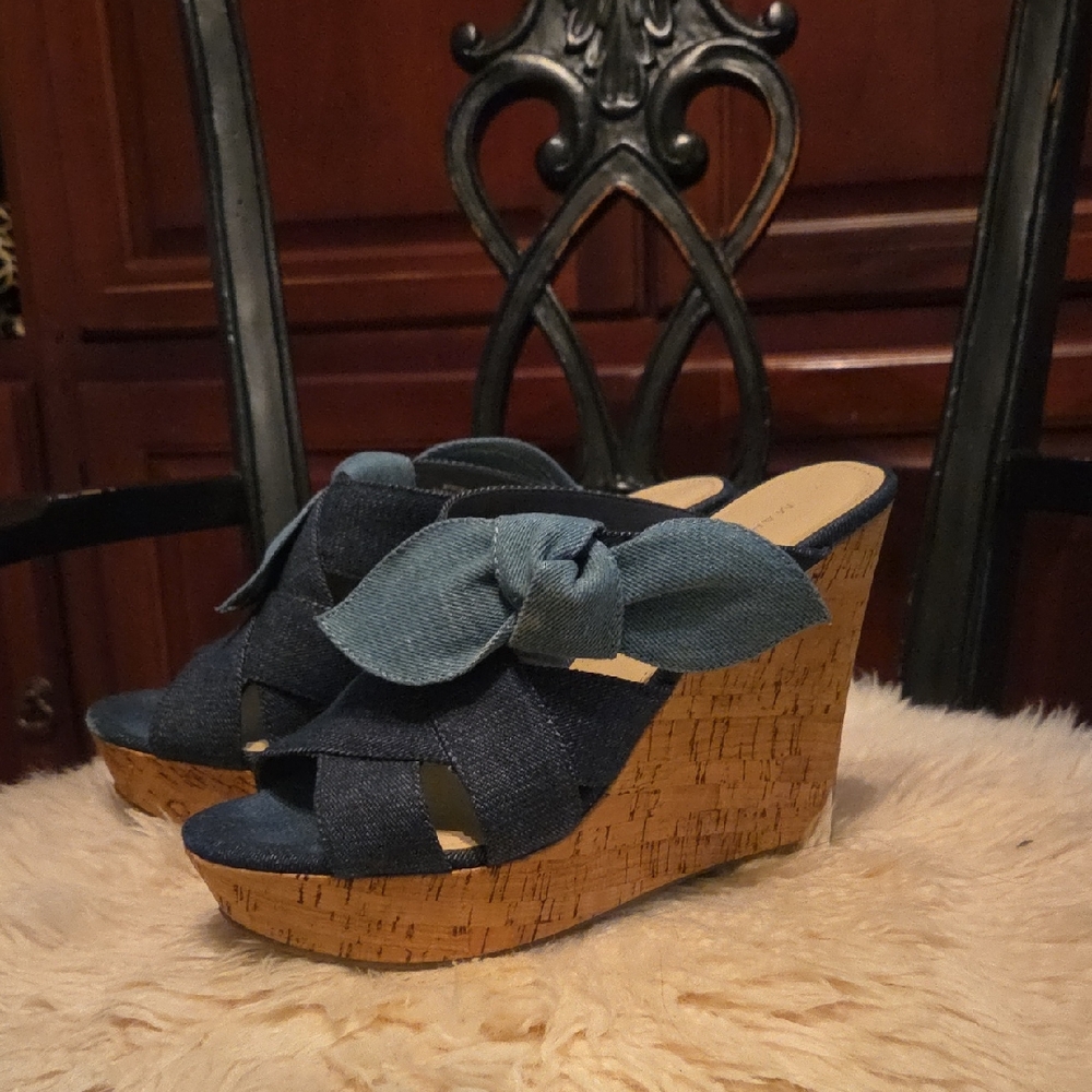 Marc Fisher Denim Two Tone Bow Wedge.